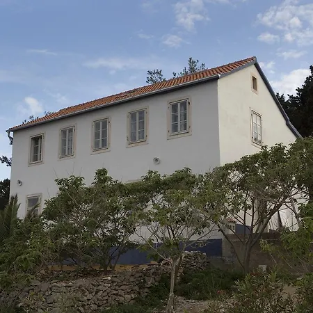 לינה וארוחת בוקר Amarcord Skola *